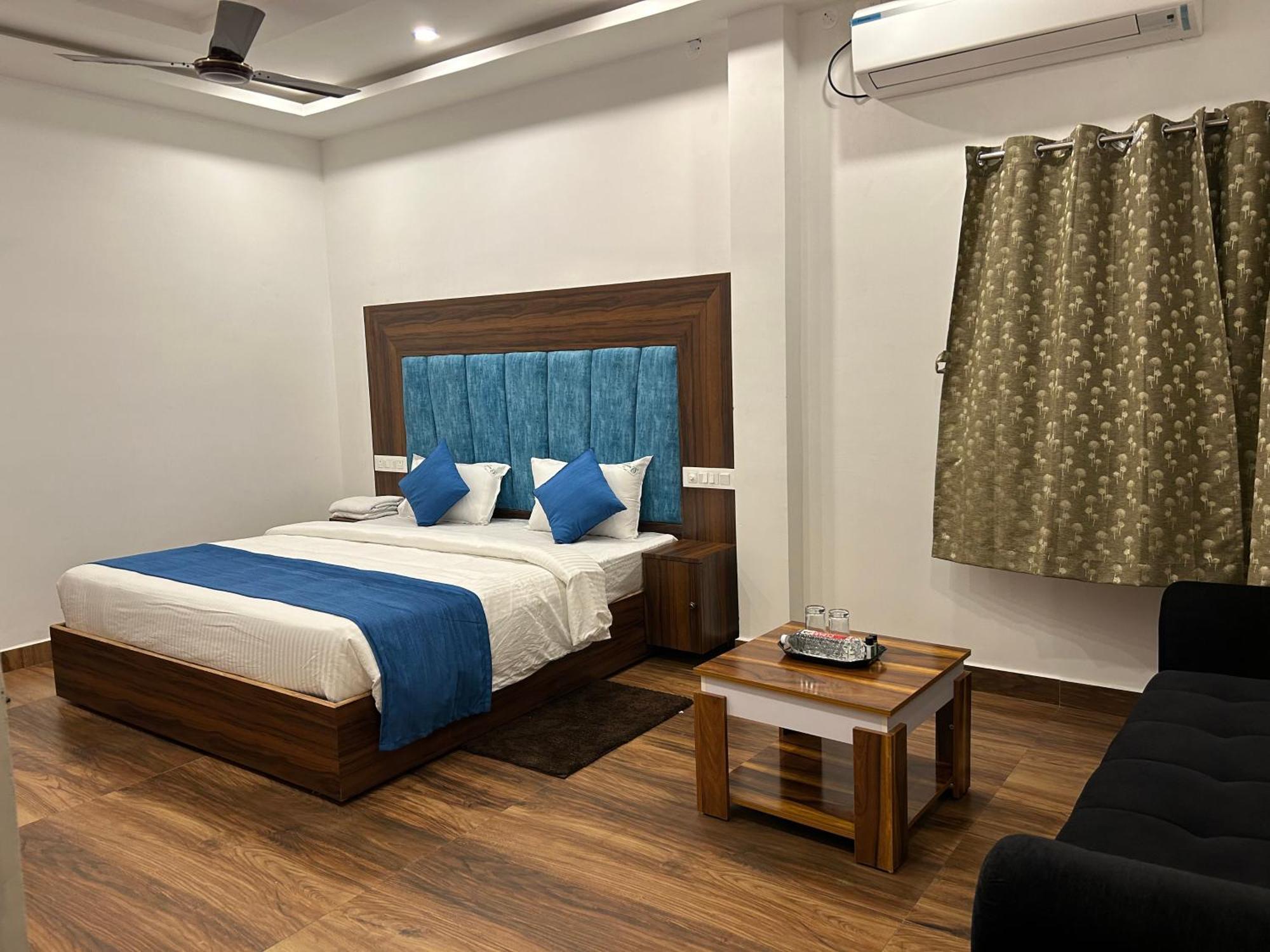 Lalitha Karunya Residency A/C Hotel Bapatla ภายนอก รูปภาพ